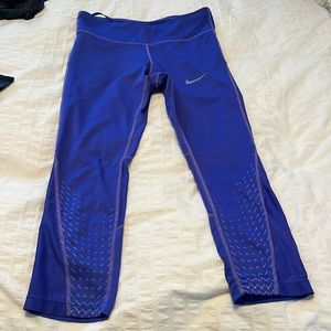 Nike dry fit leggings size small cropped